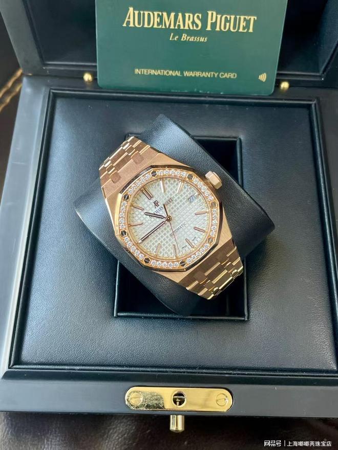 士市场锁定性价比TOP门店。保值利器深度解析上海二手劳力(图2) 士市场锁定性价比TOP门店。保值利器深度解析上海二手劳力(图2)